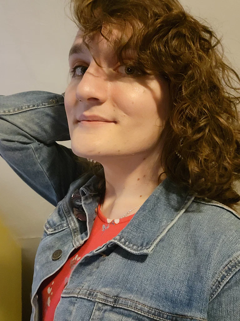Esther Fox's avatar