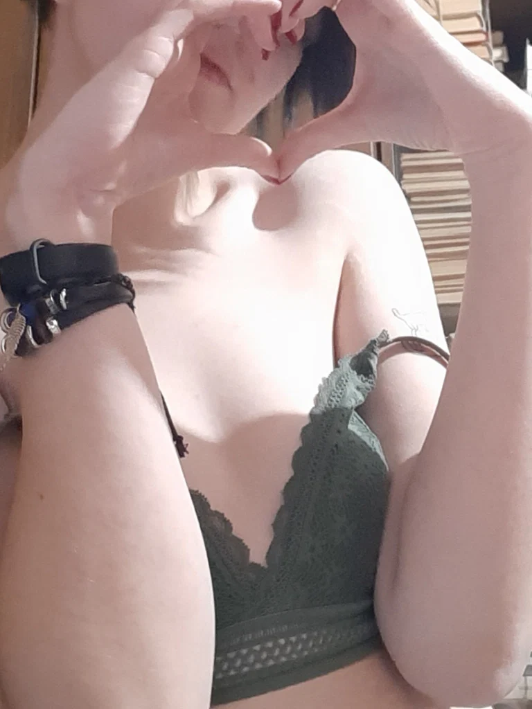 Anus queen's avatar