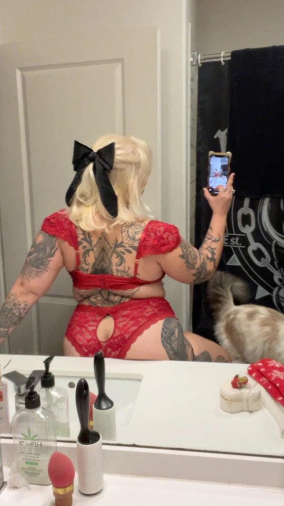 Alice Mae's avatar