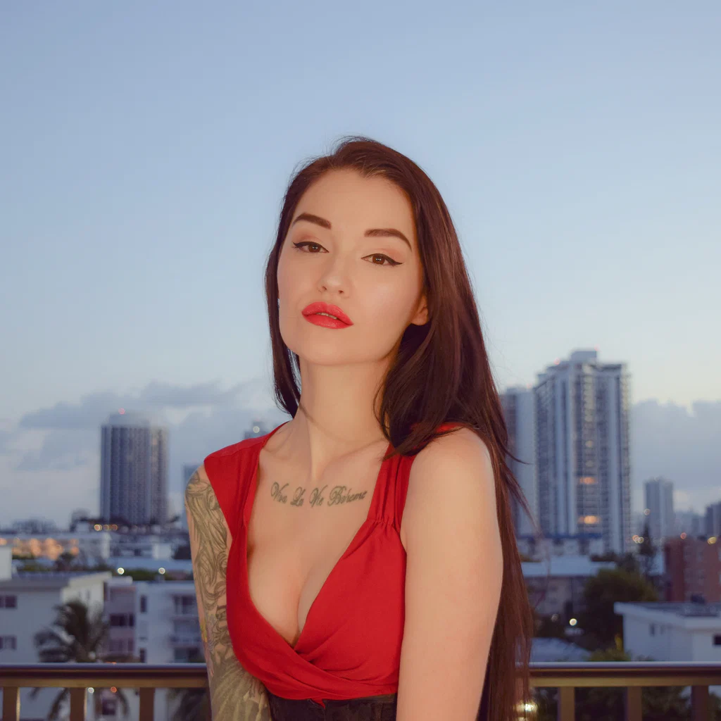Ari Dee's avatar