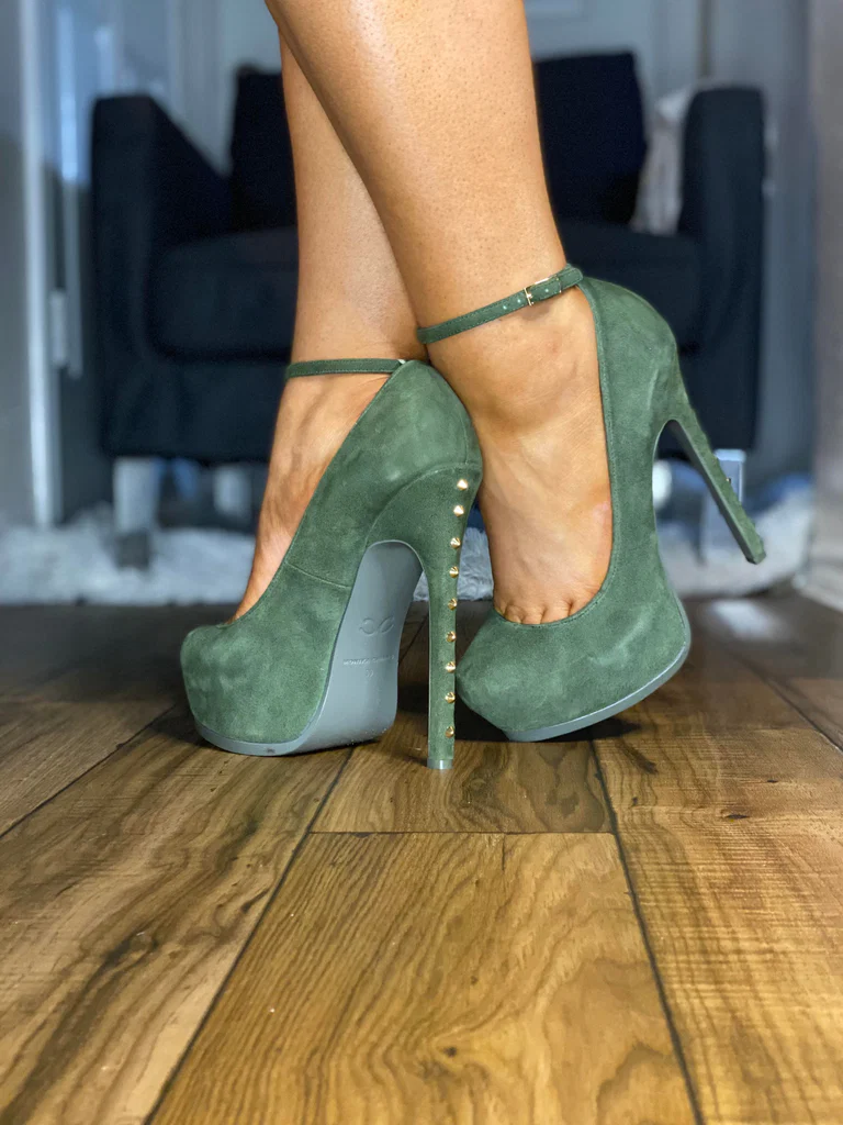 Miss Feetured's avatar