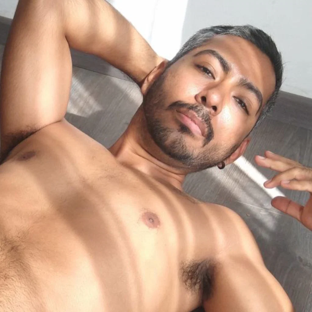 Ojos negros, piel canela's avatar