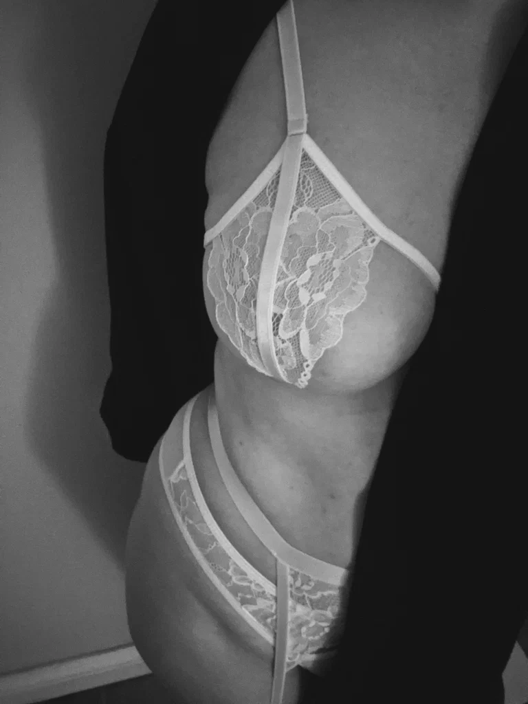 SexSie Sierra  ✨ FREE ✨'s avatar
