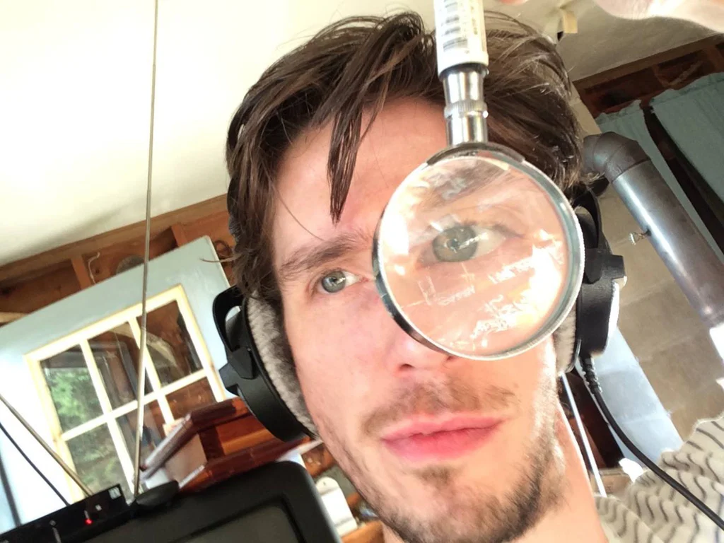 Hung Swinger Novelist