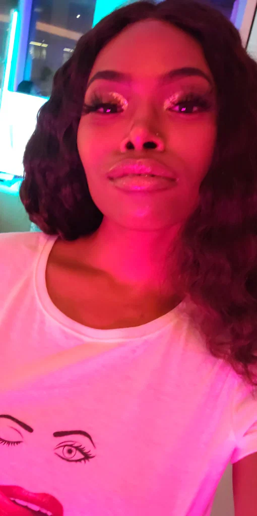 Momo Your Ebony CosBae 👾🖤👣's avatar
