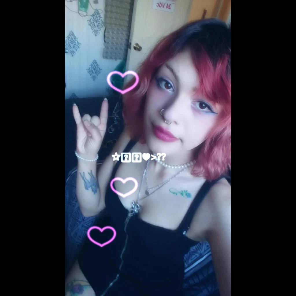 P i n k i e 💖🌱🍄's avatar