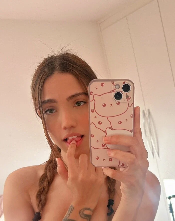 Larissa ✨'s avatar