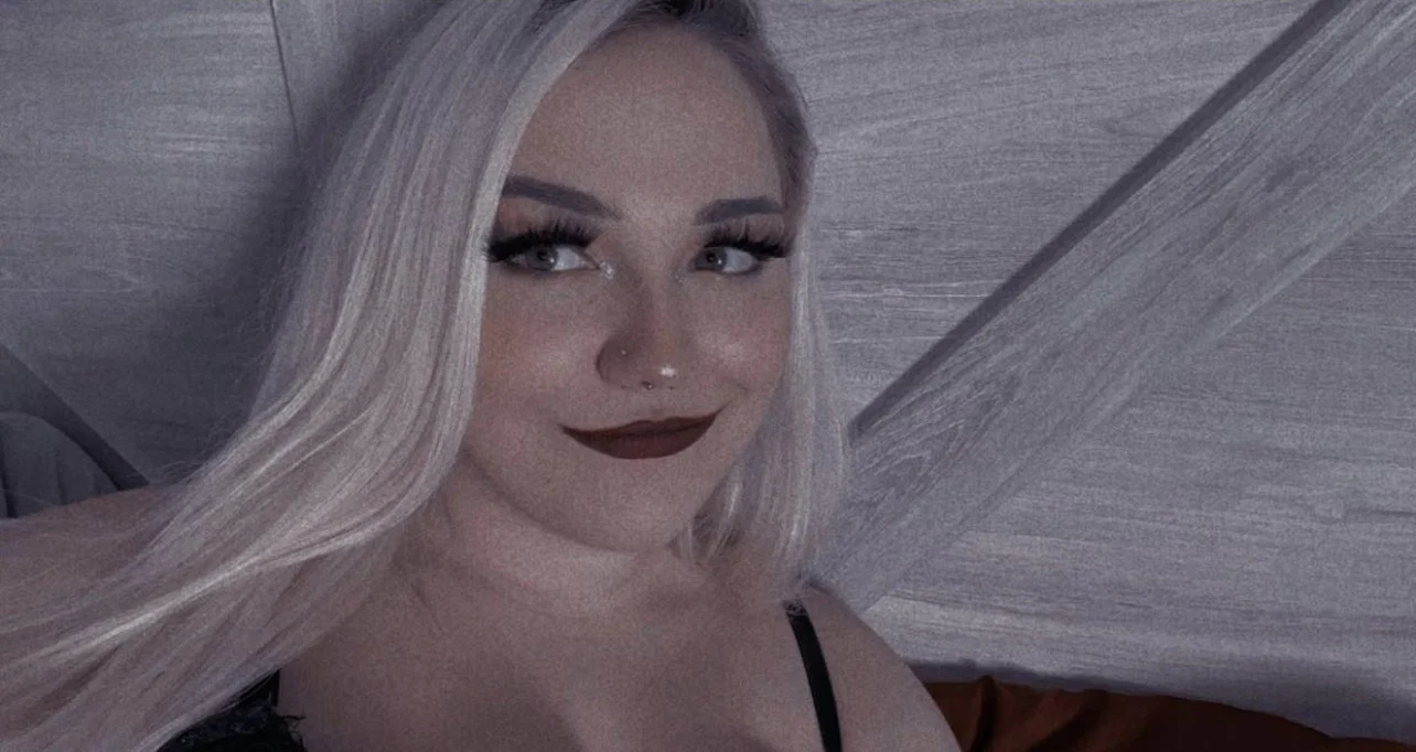 Liv profile banner