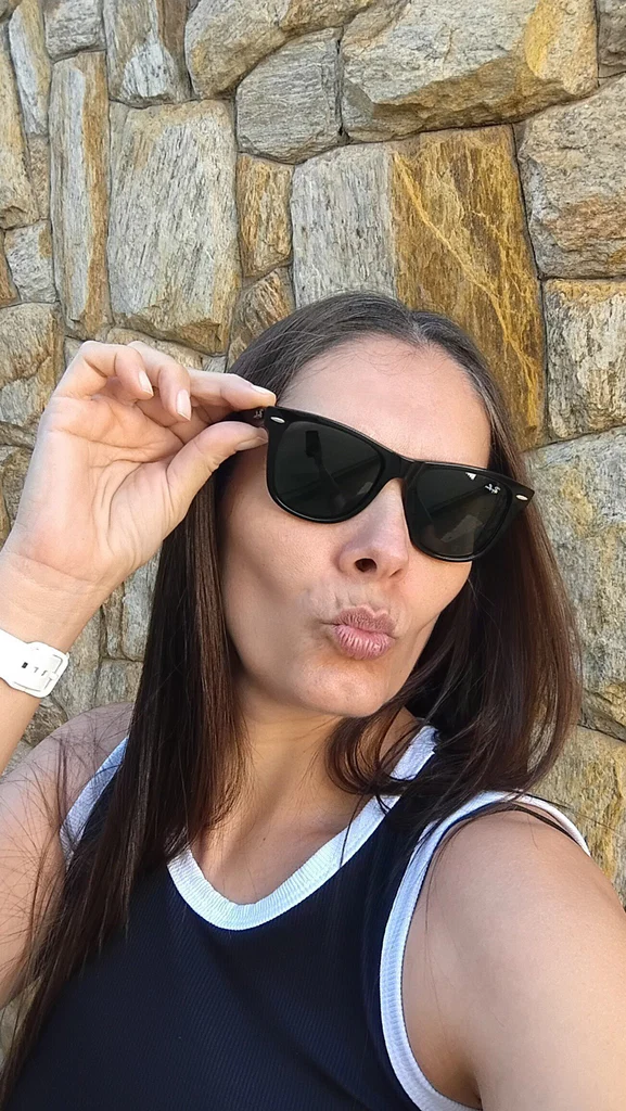 Raquel exibida