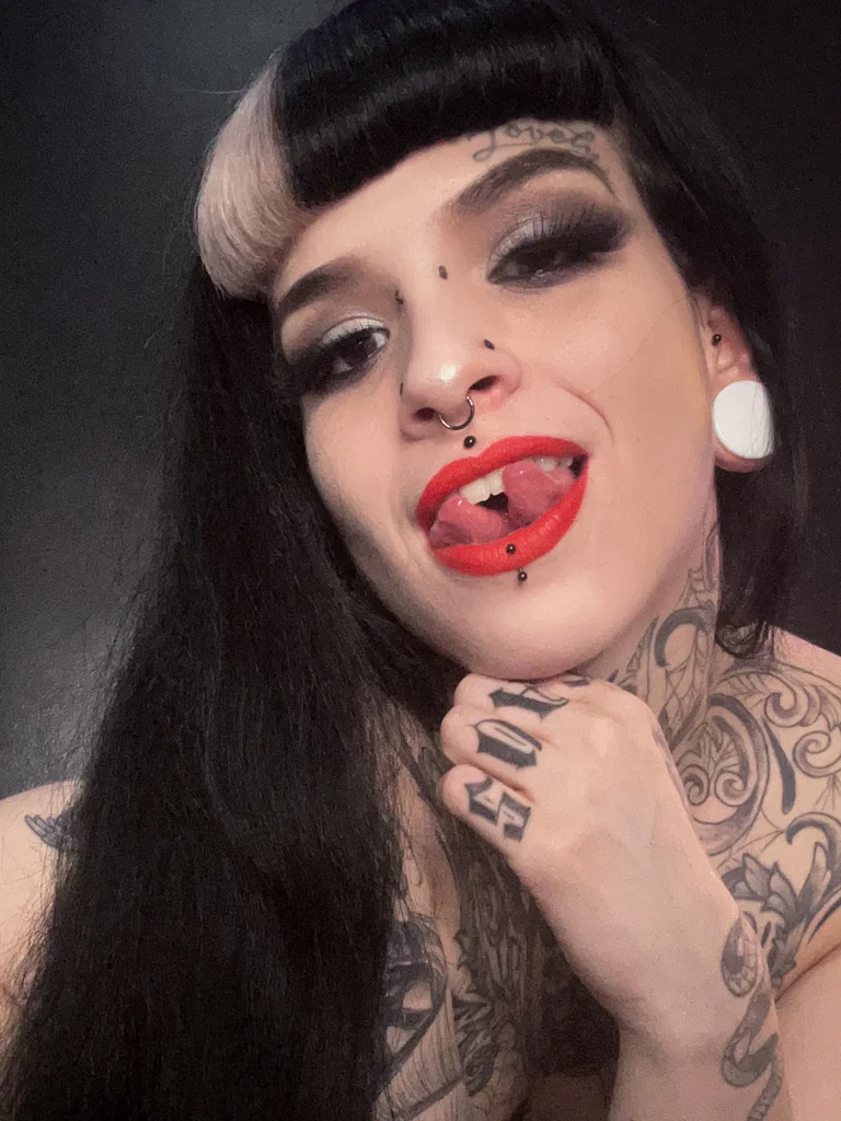 C a l l i n a • Vamp Queen's avatar