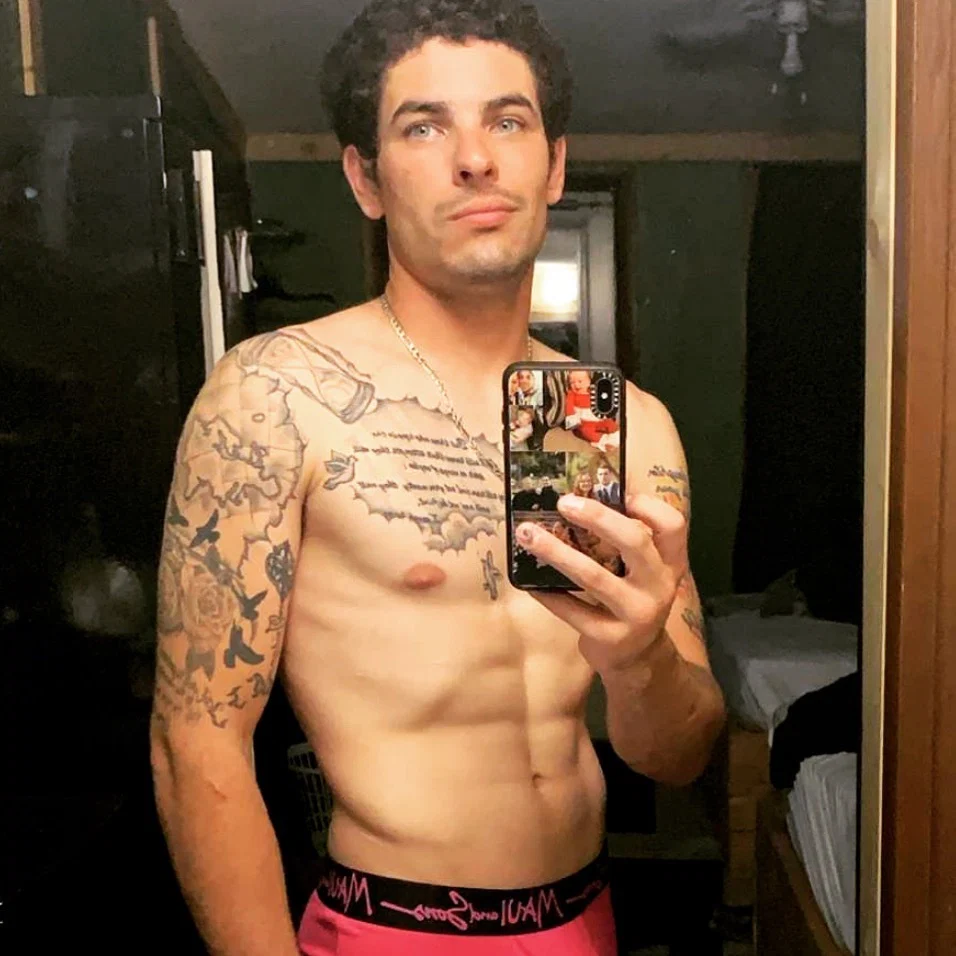 Hollywood69's avatar