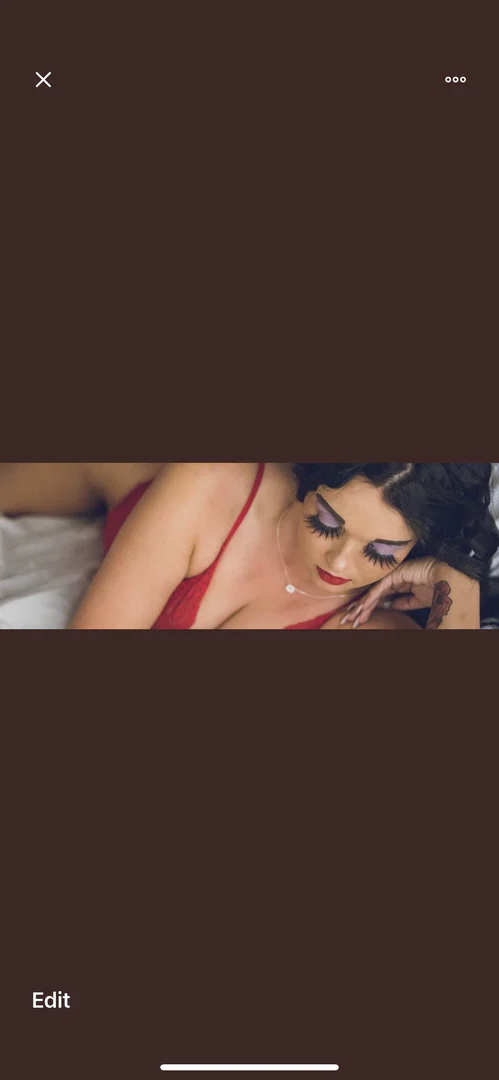 camila reala profile banner