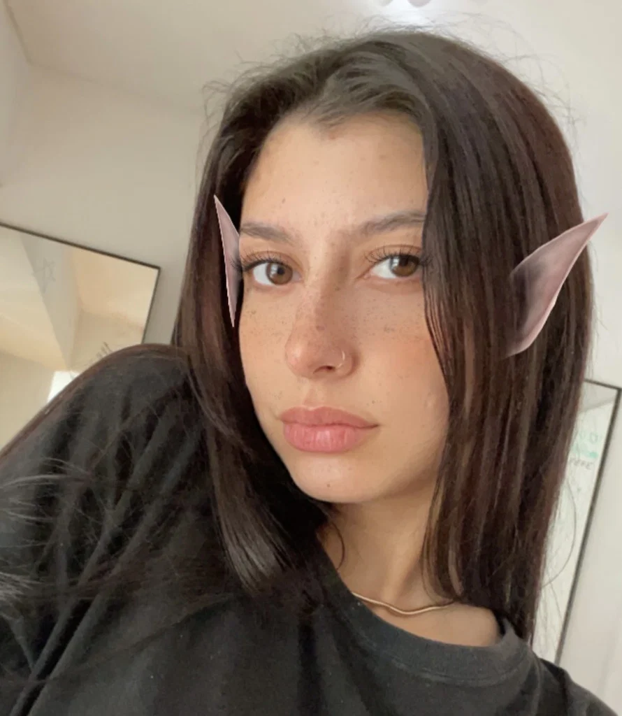 la queen b 👽's avatar
