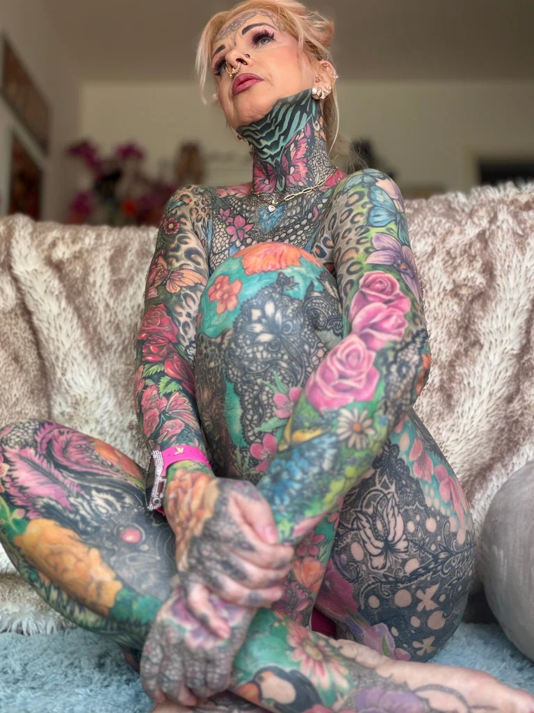 Tattoo_Butterfly🦋 𝐓𝐎𝐏 6% 𝐎𝐅 𝐀𝐋𝐋 𝐂𝐑𝐄𝐀𝐓𝐎𝐑𝐒