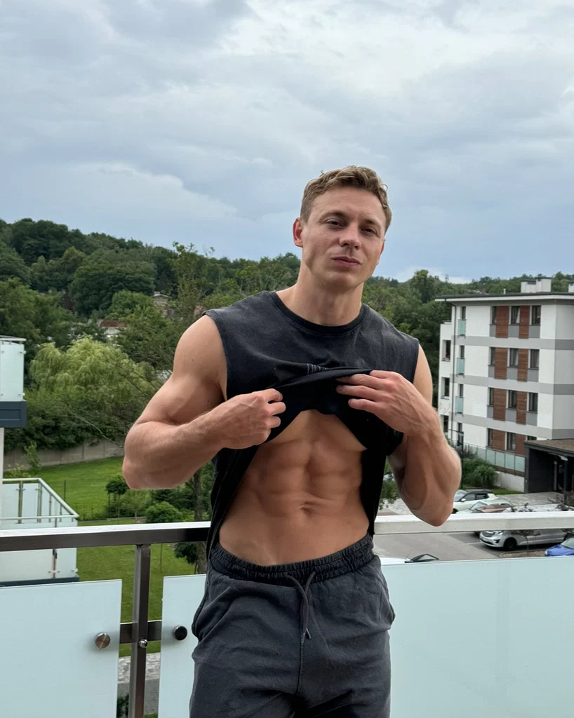 Vlad | Your Favourite Muscle Hunk 🔞's avatar