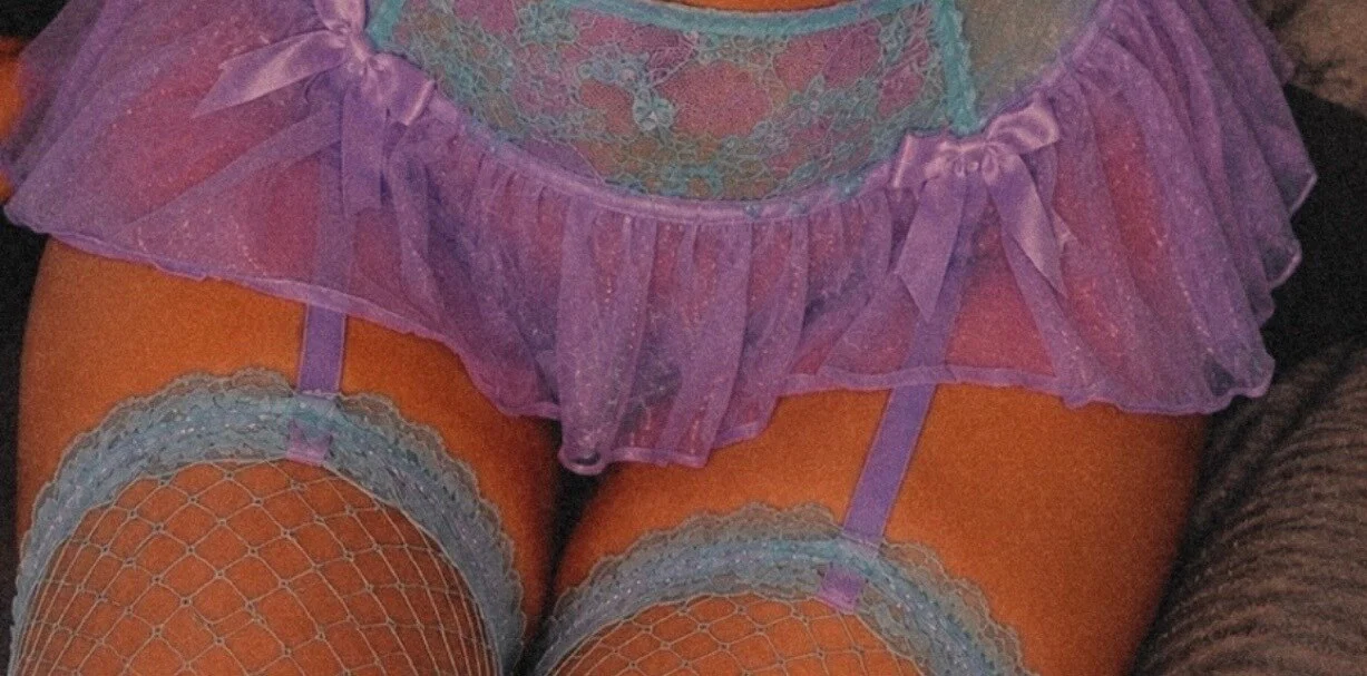 Big boobed baddie profile banner