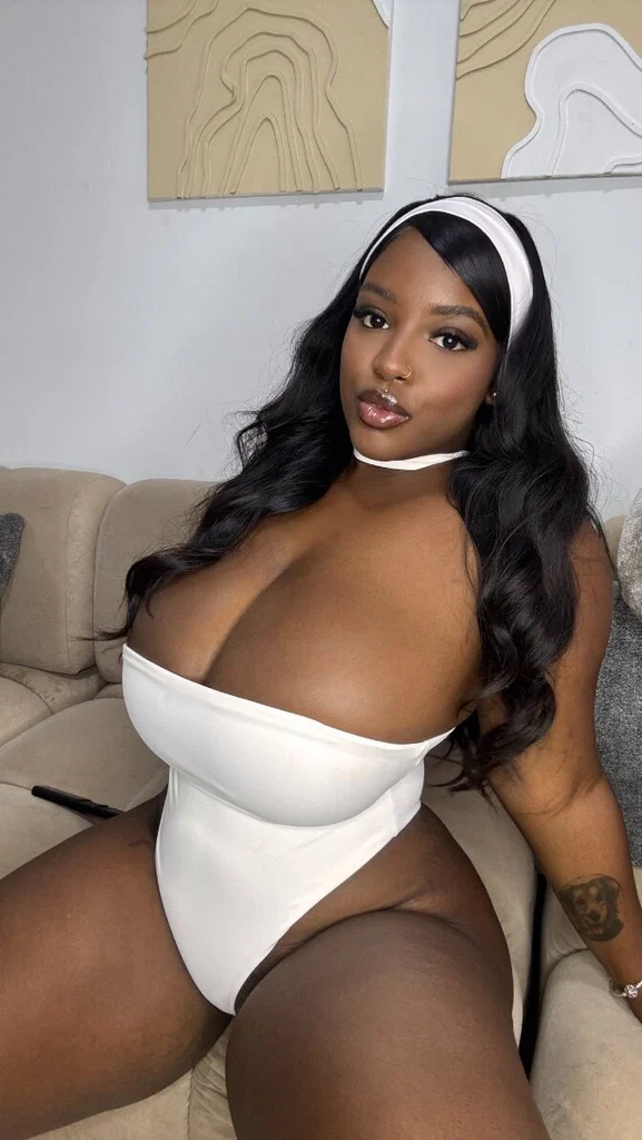 LIZ MELONS 🍈🍈