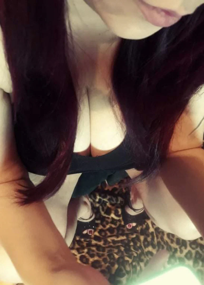 Chloe temptress profile banner
