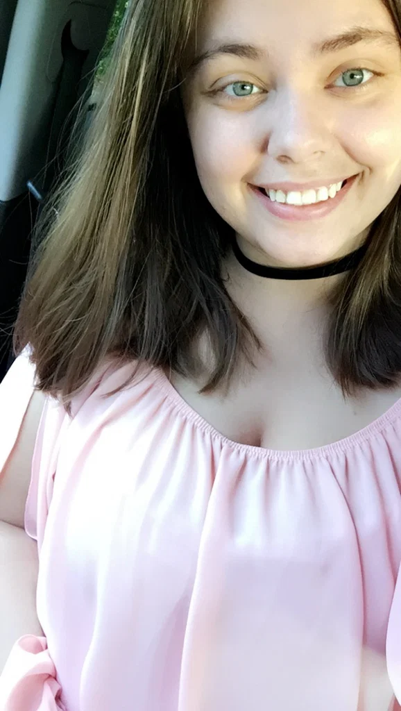 Emily Scarlett's avatar