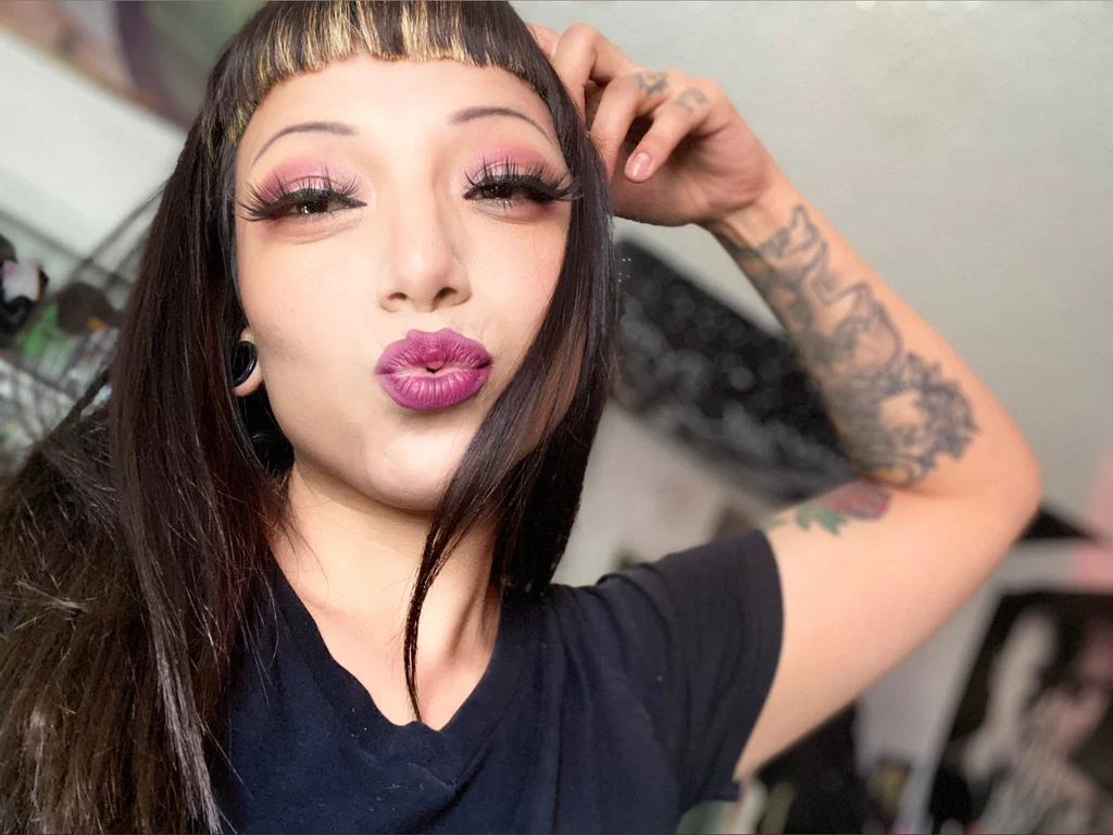 Meowws🖤's avatar