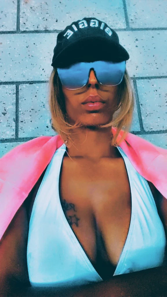 RIA MONROE's avatar