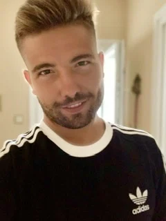 Iván Segura's avatar