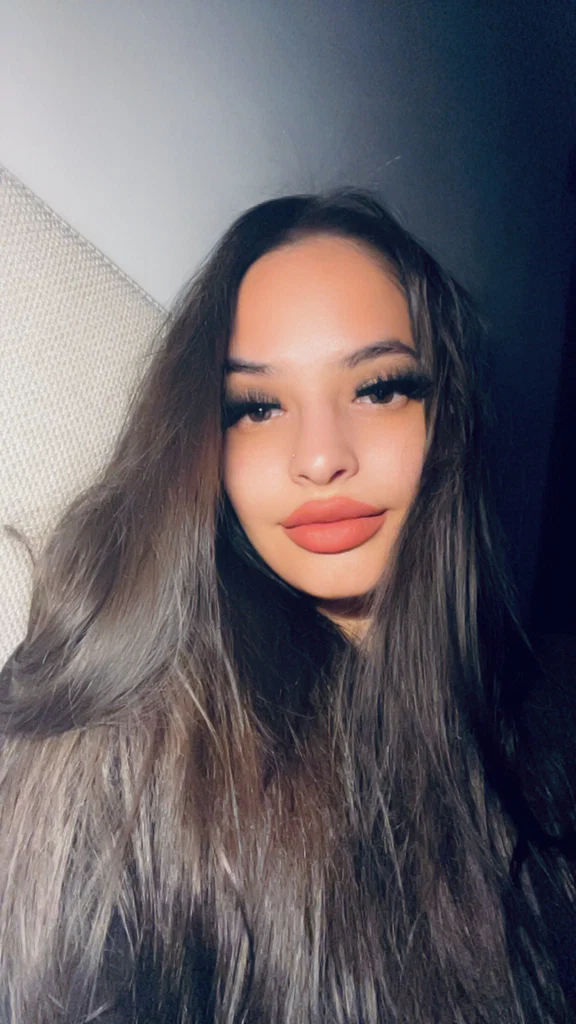 Luna Lova's avatar