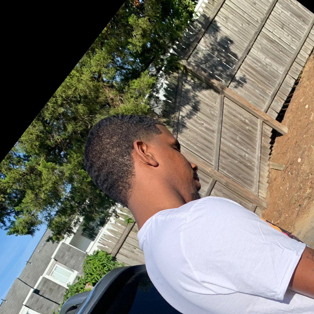 Masks On 🎭🤤's avatar