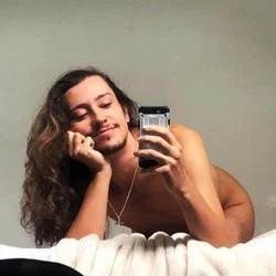 Elia 🌺's avatar