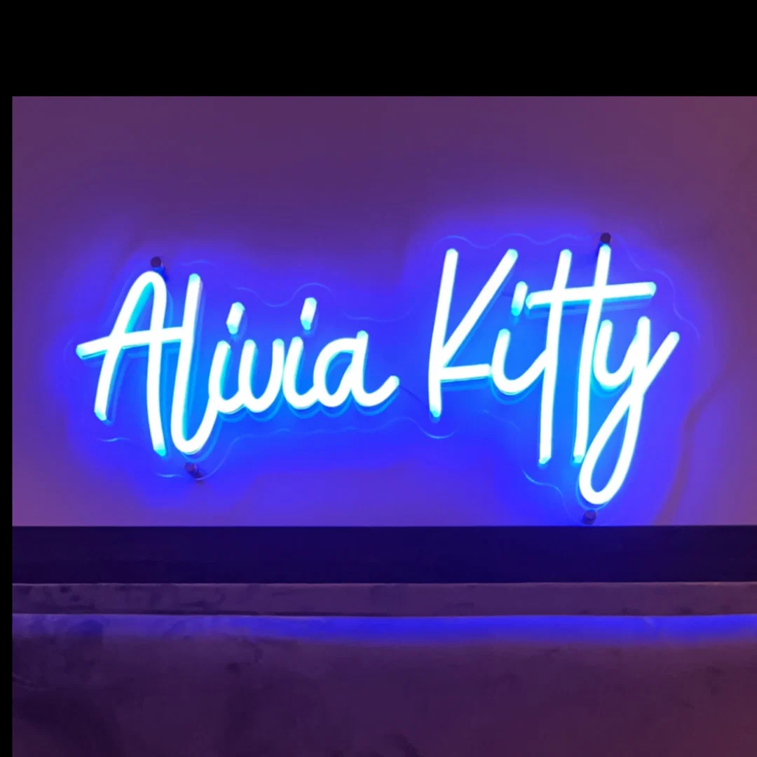 TS Alivia Kitty profile banner