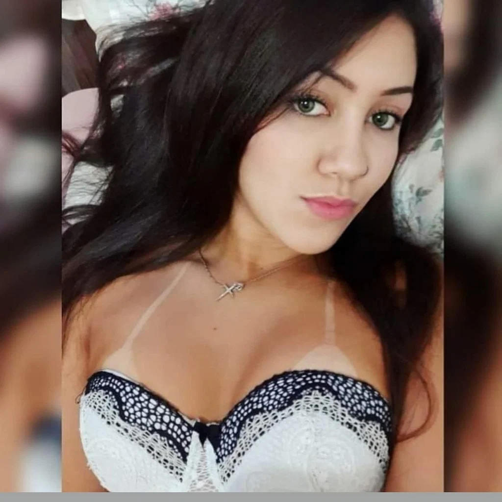Vivii Oliveira's avatar