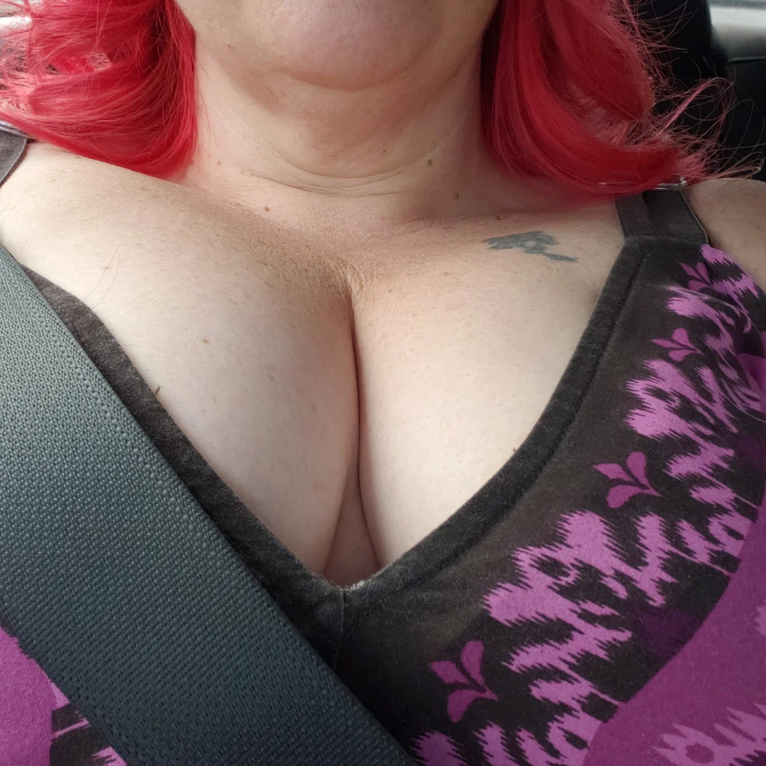 Honeywife69 profile banner