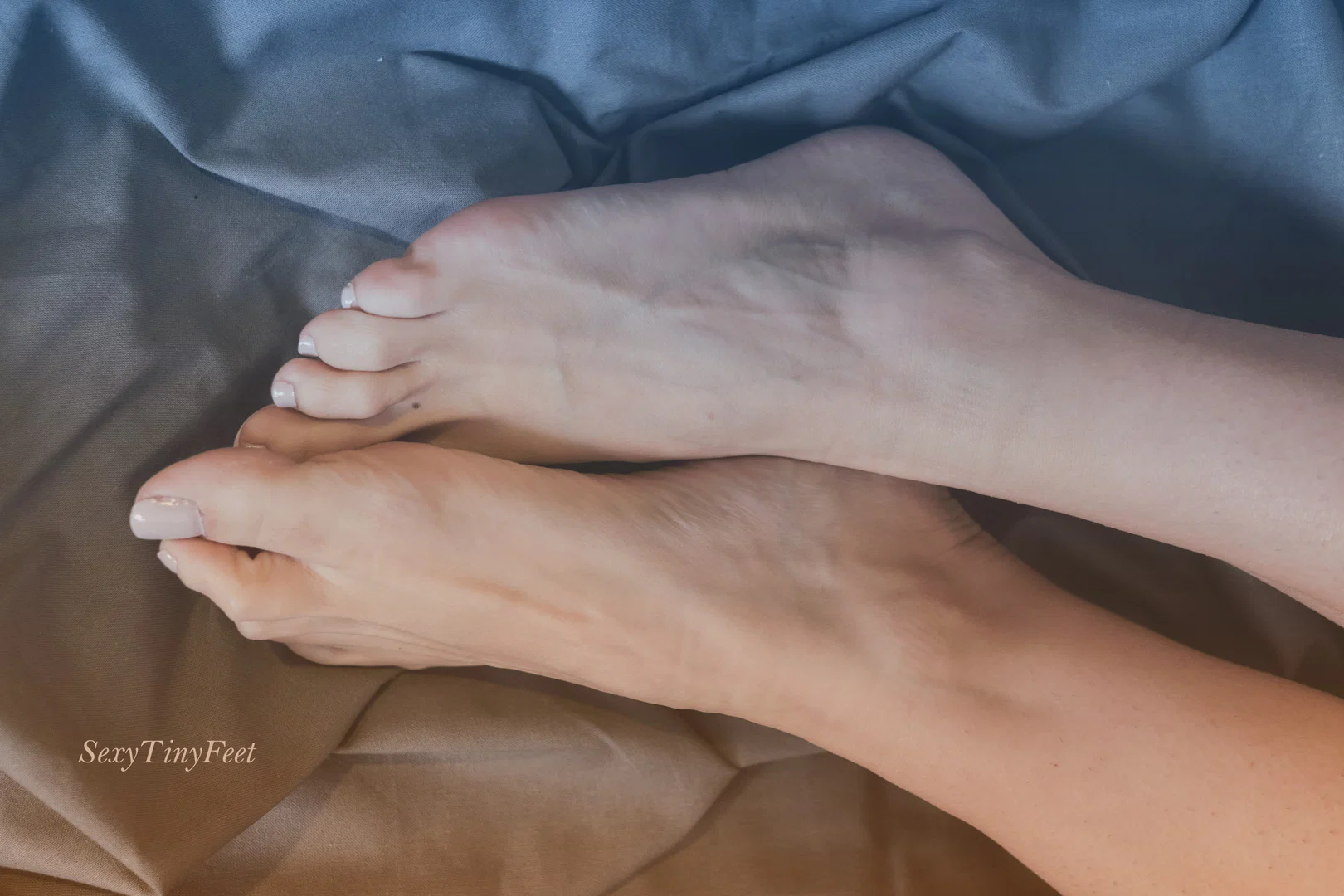 Sexy Tiny Feet profile banner