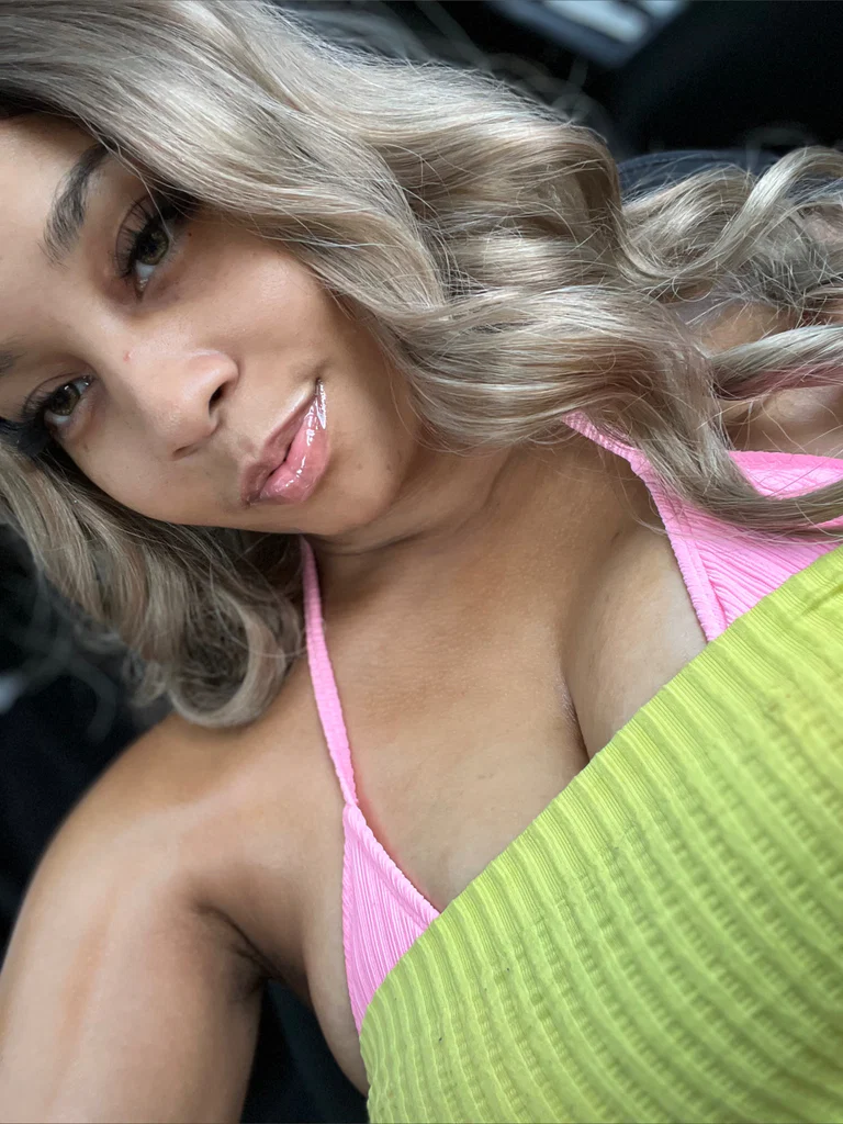 Carolina Babe's avatar