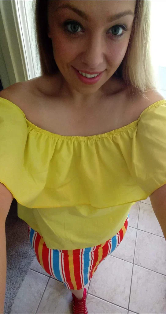 Elly Nash’s long tongue👀( . )( . )'s avatar