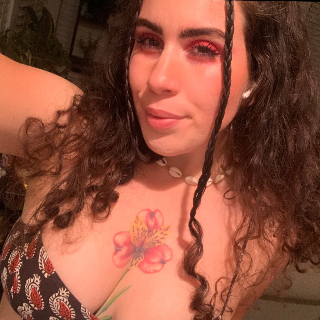 Rosalie Bea's avatar