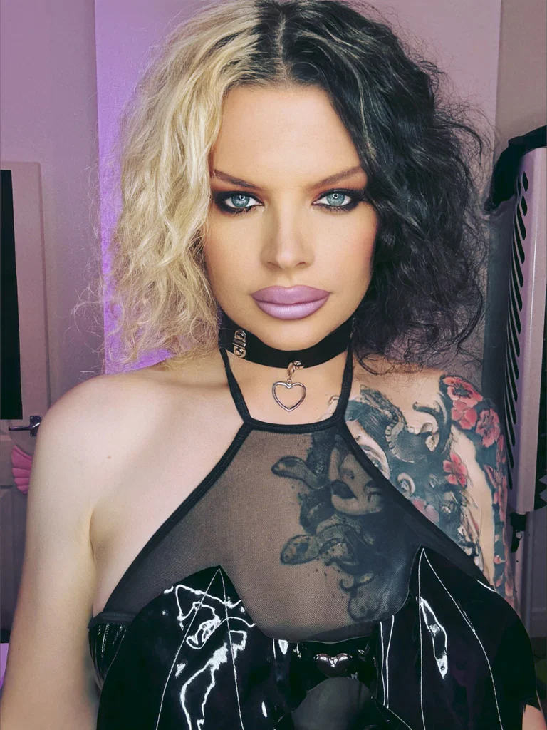 Miss Alice Black (Witch of the East)'s avatar