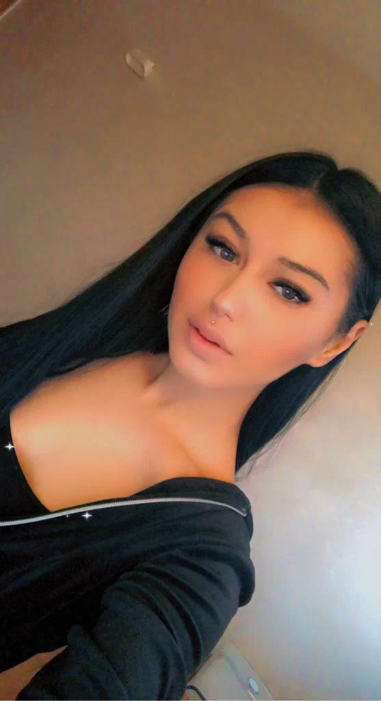 Andreea Alexandra profile banner
