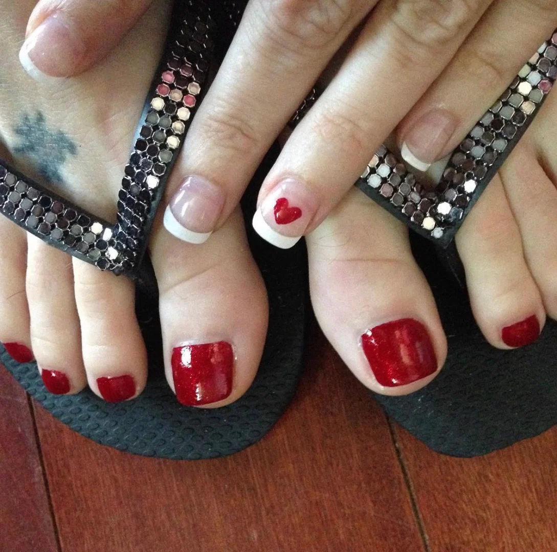 Pretty Small Feet profile banner