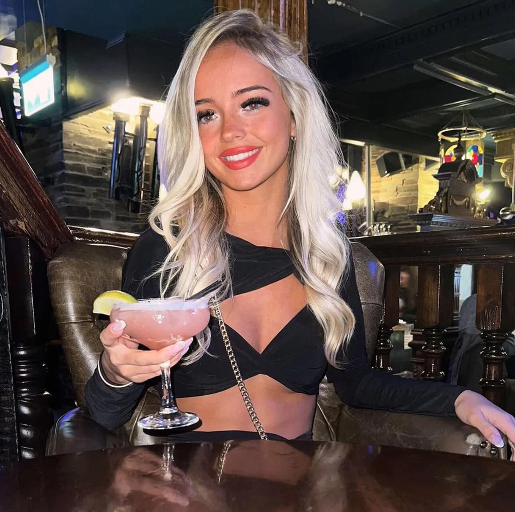 Amy Nicole👸🏼's avatar