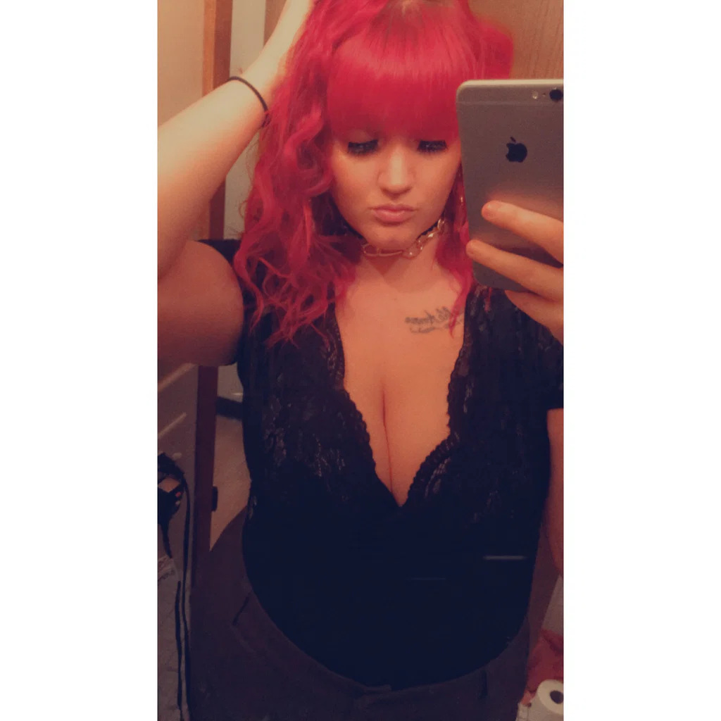 MissRedd💋's avatar