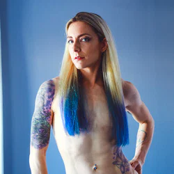 Lily Swan's avatar