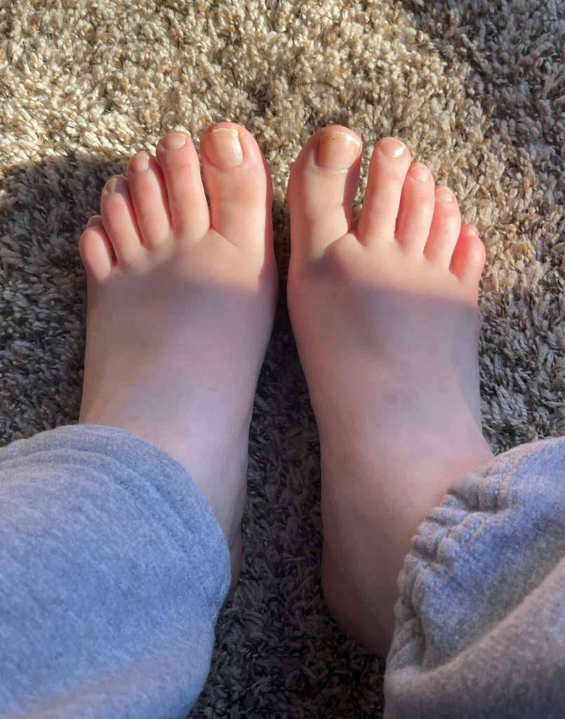 FlirtyFeet's avatar