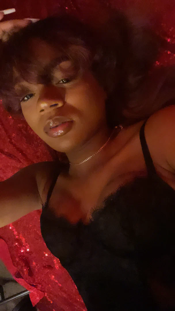 EVVONNE profile banner