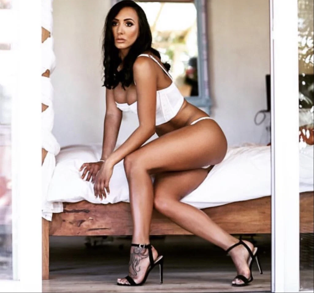 Lara Lou's avatar