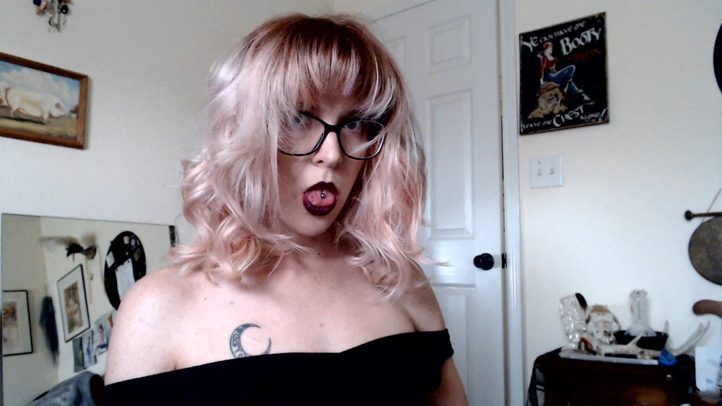 WitchyQuinn's avatar