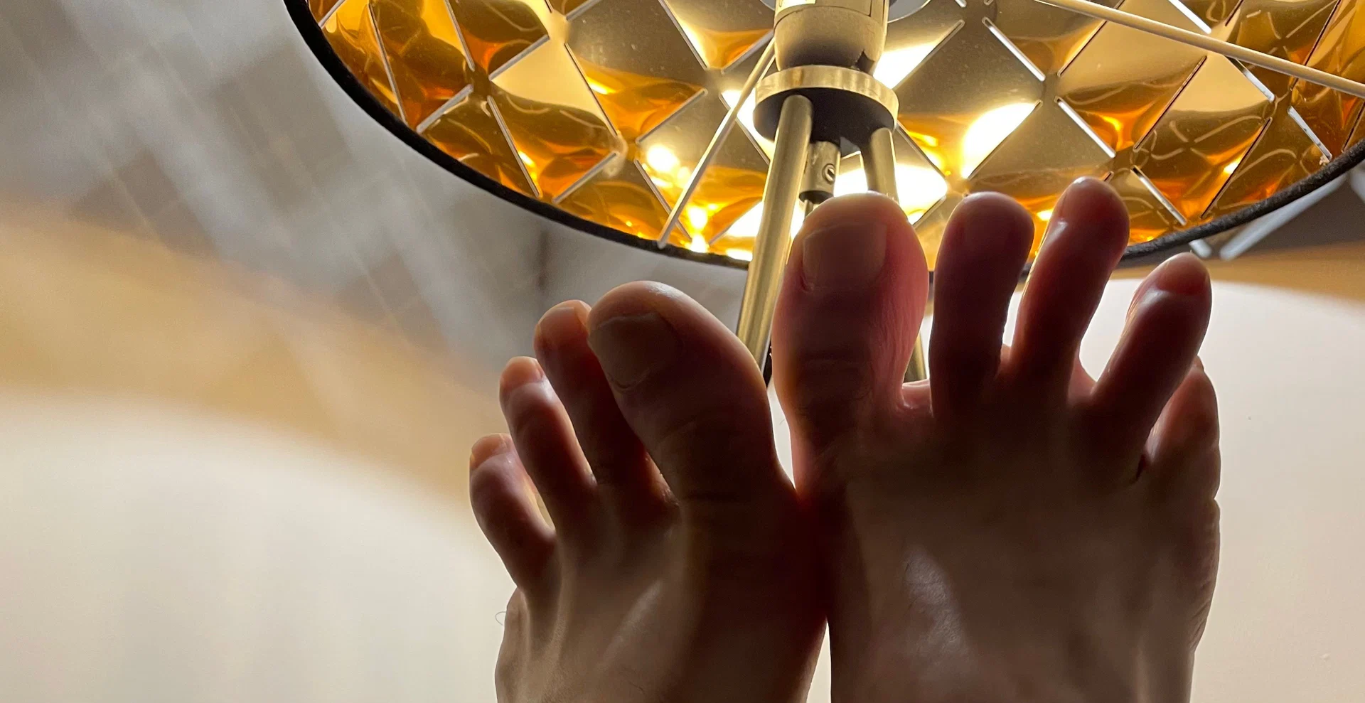 Lady Budapest 🦶🏼 profile banner
