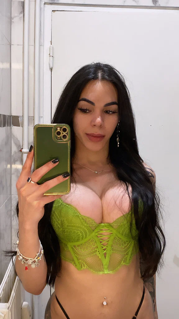 Leticia Barb's avatar