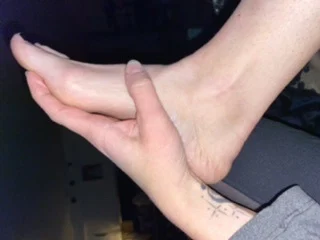 Myfeetareyourfeet's avatar