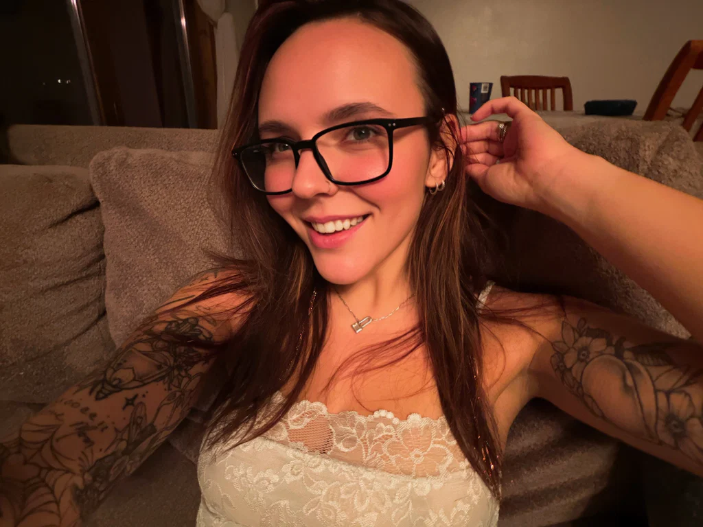 Glassescutie24's avatar
